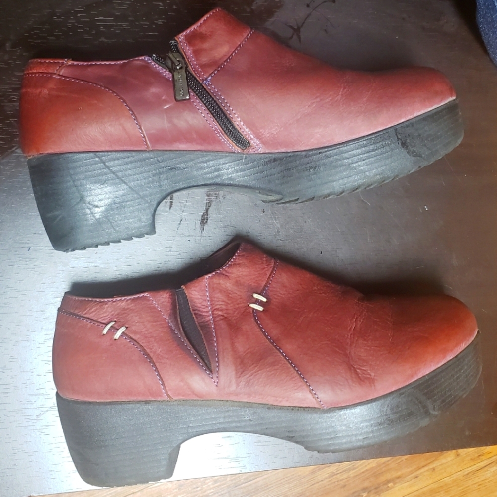 Mia Donna Womens Clogs